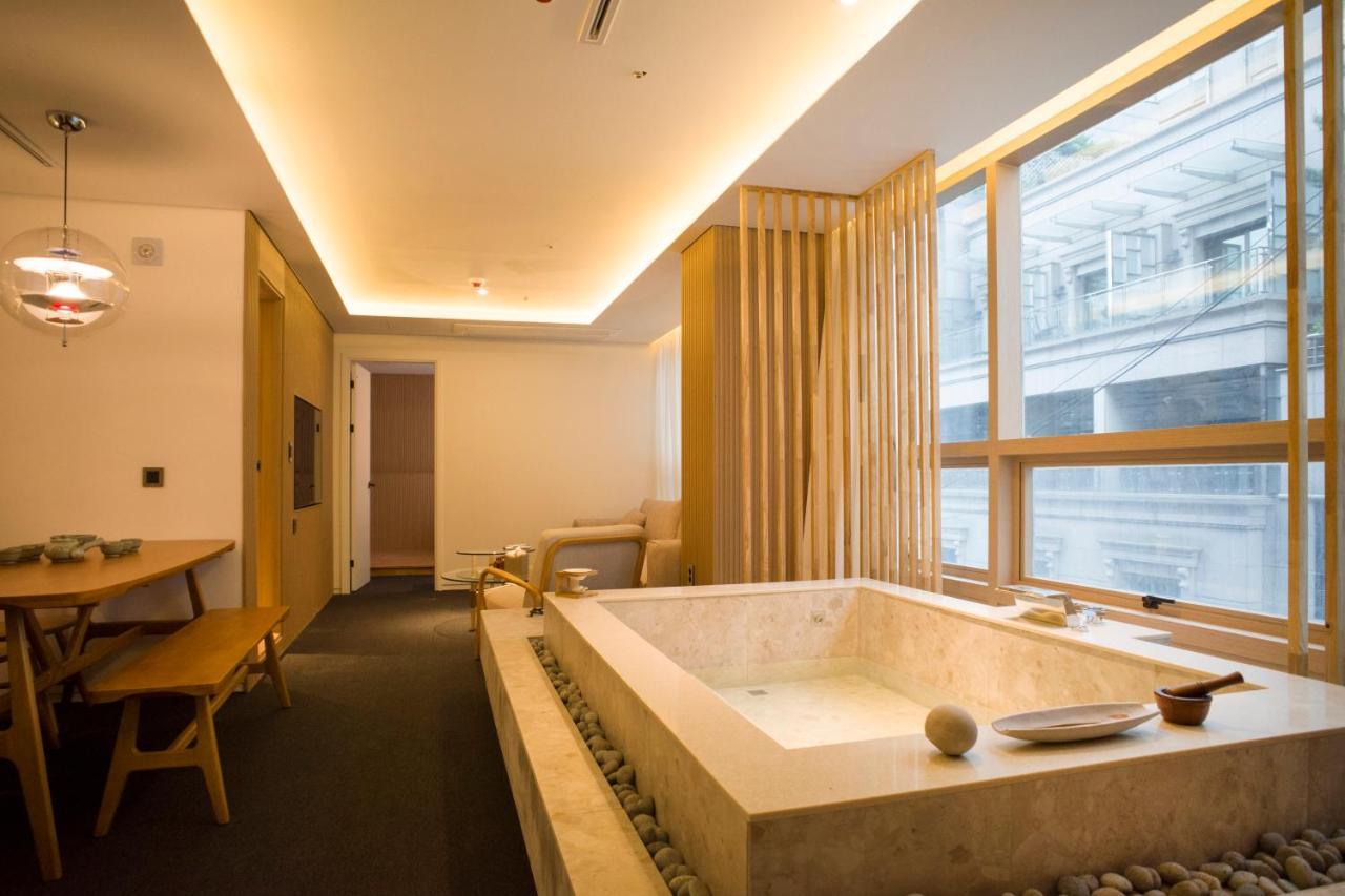 Uh Suite The Myeongdong โซล ภายนอก รูปภาพ