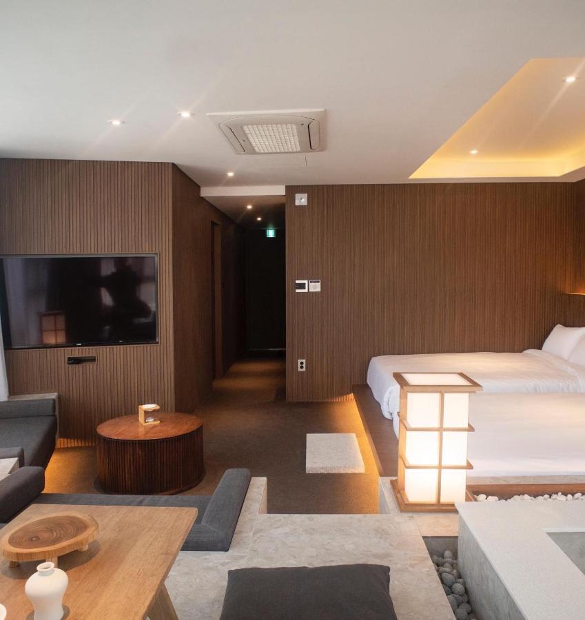 Uh Suite The Myeongdong โซล ภายนอก รูปภาพ