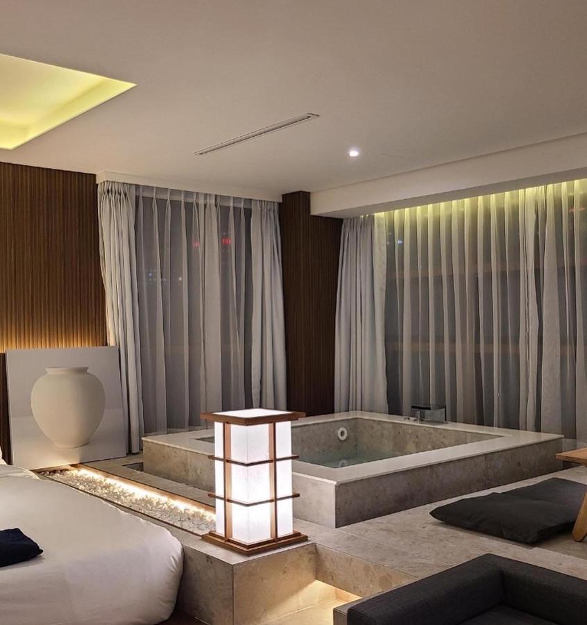 Uh Suite The Myeongdong โซล ภายนอก รูปภาพ