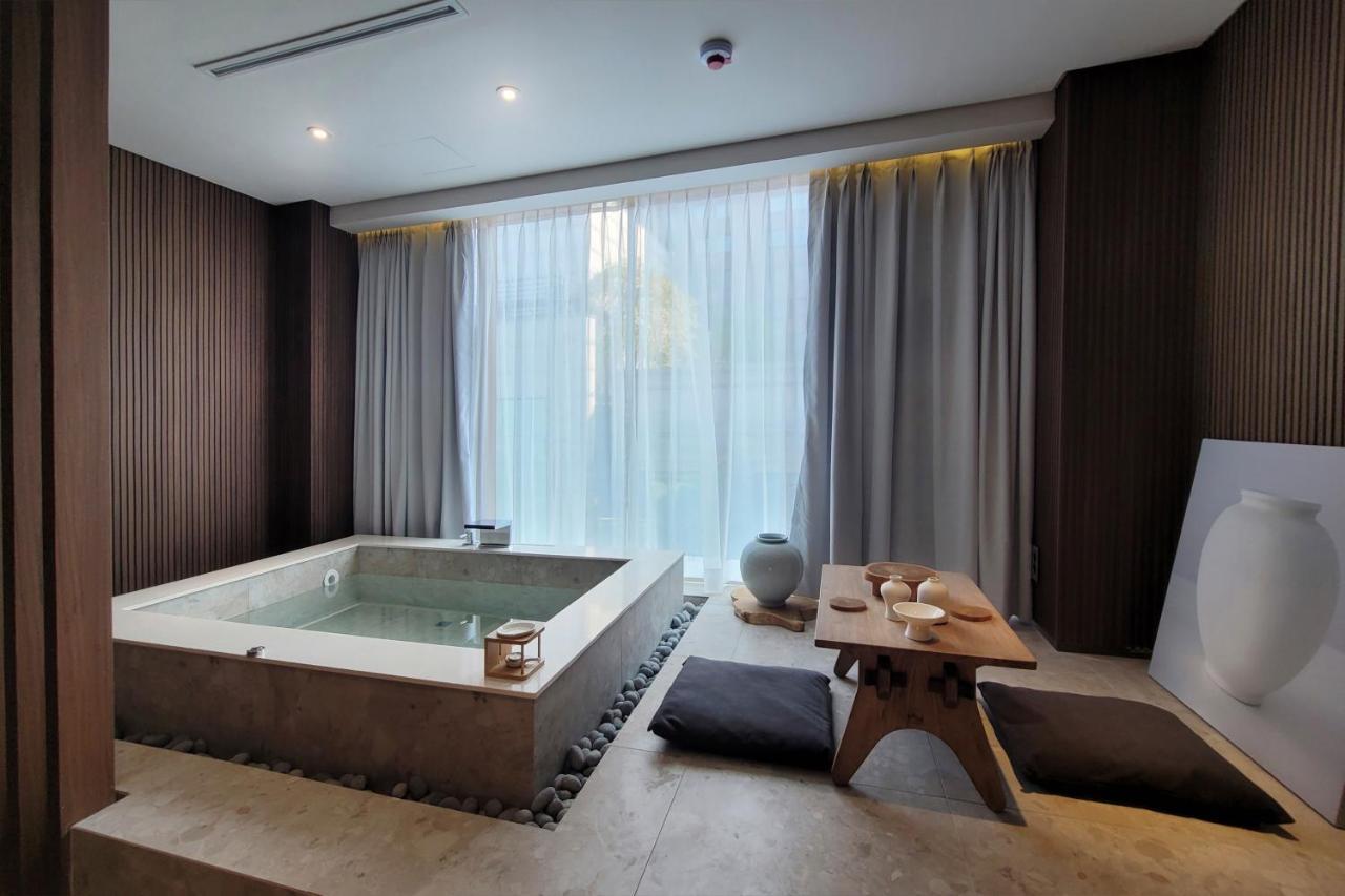 Uh Suite The Myeongdong โซล ภายนอก รูปภาพ