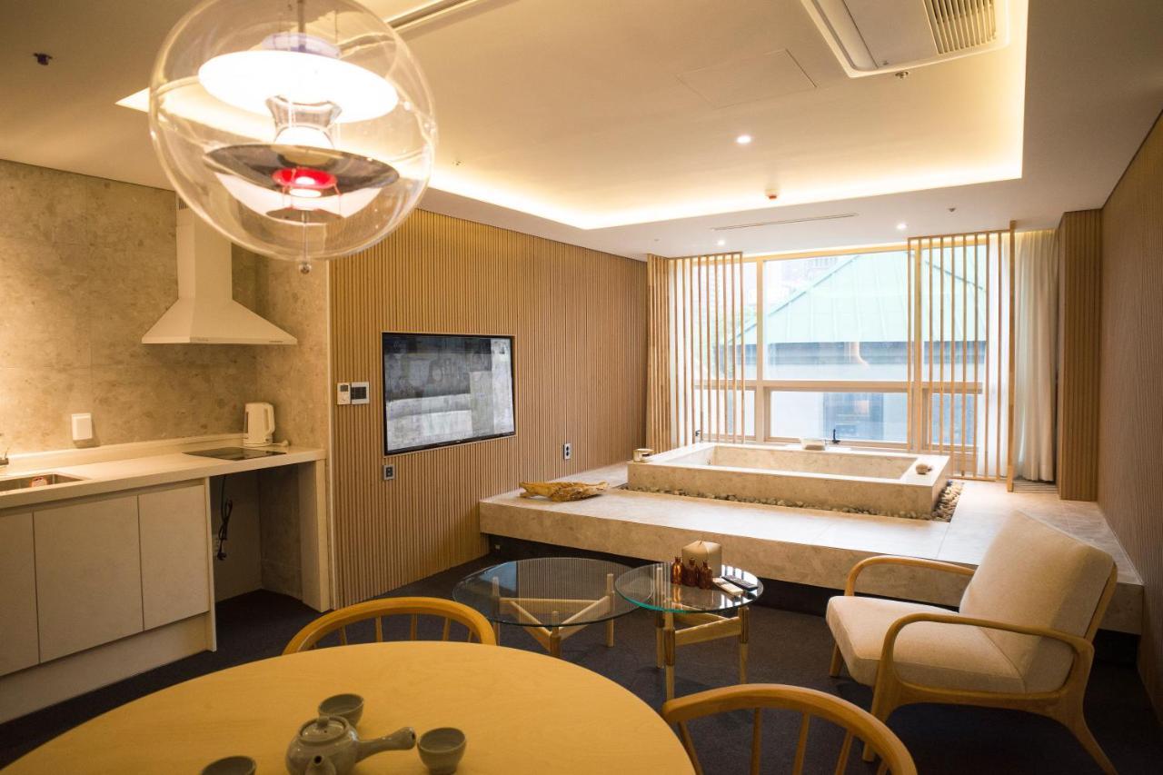 Uh Suite The Myeongdong โซล ภายนอก รูปภาพ