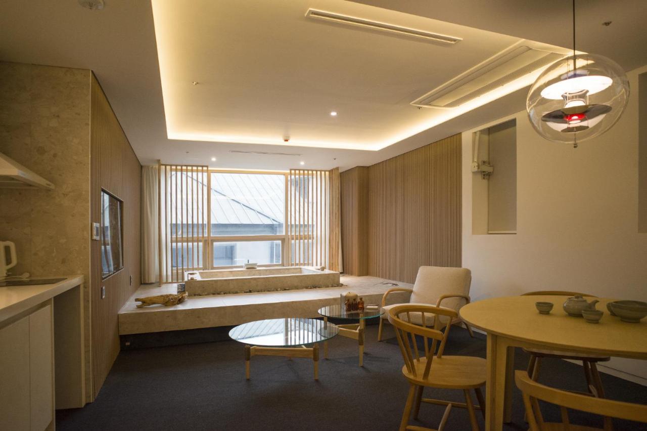 Uh Suite The Myeongdong โซล ภายนอก รูปภาพ
