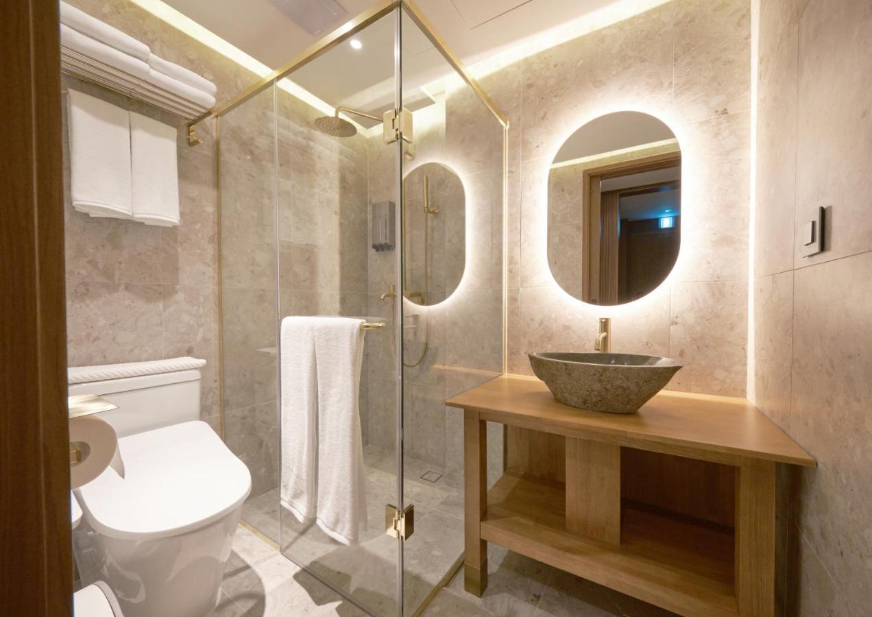 Uh Suite The Myeongdong โซล ภายนอก รูปภาพ