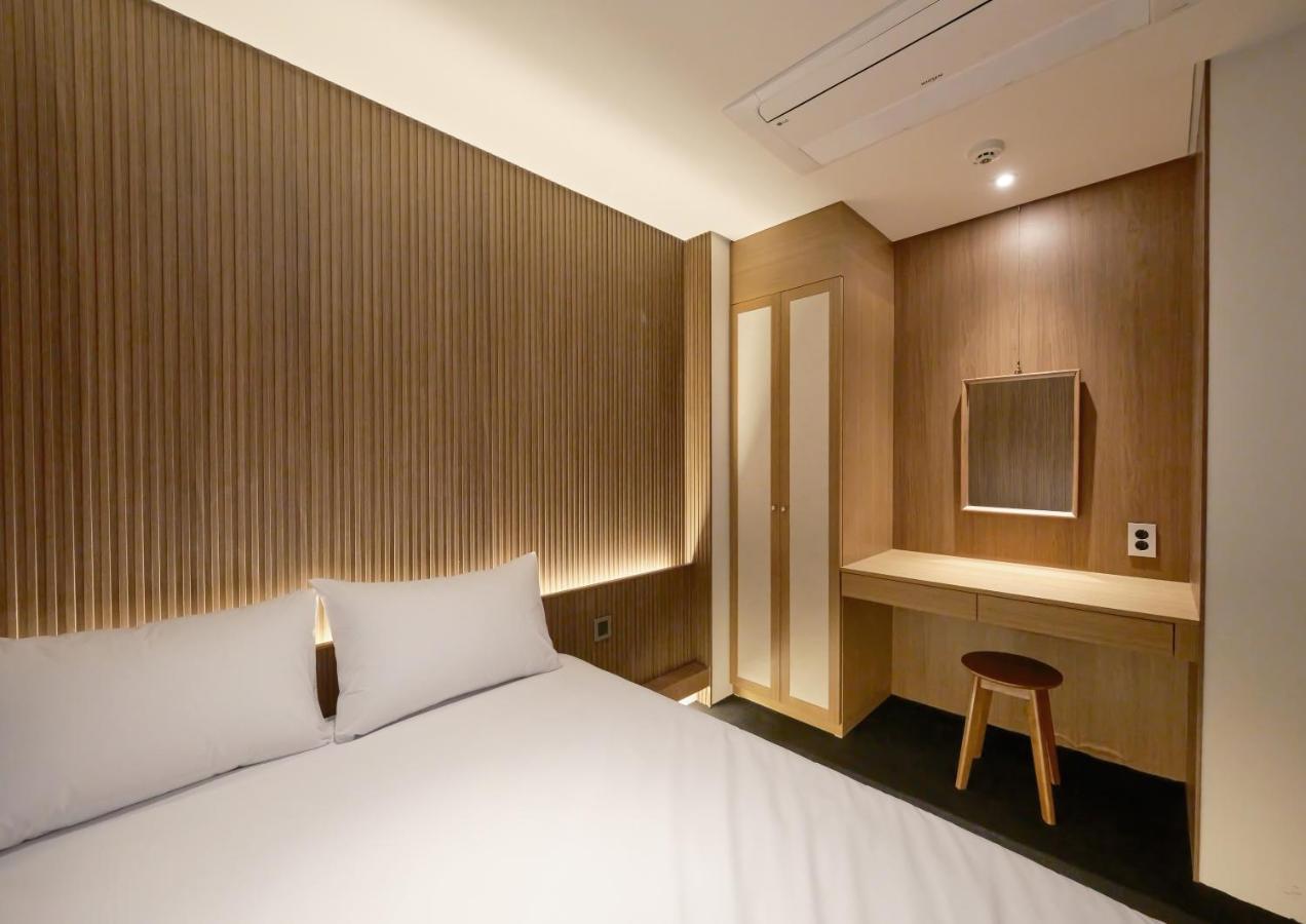 Uh Suite The Myeongdong โซล ภายนอก รูปภาพ